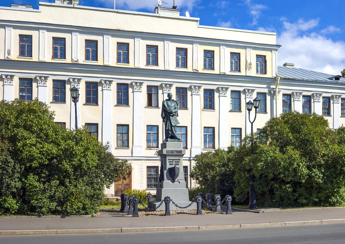 Кронштадт и парк Остров фортов на автобусе + теплоходная прогулка