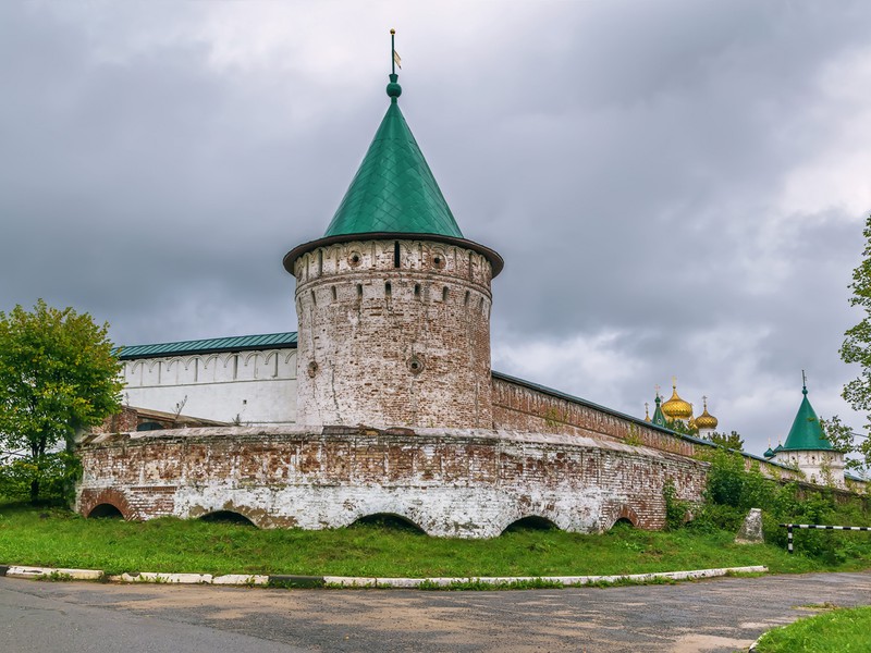 Знакомая и неизведанная Кострома — на комфортном минивэне